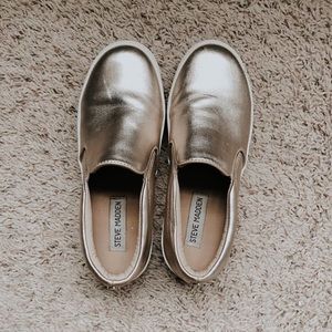 Steve Madden metallic slip one